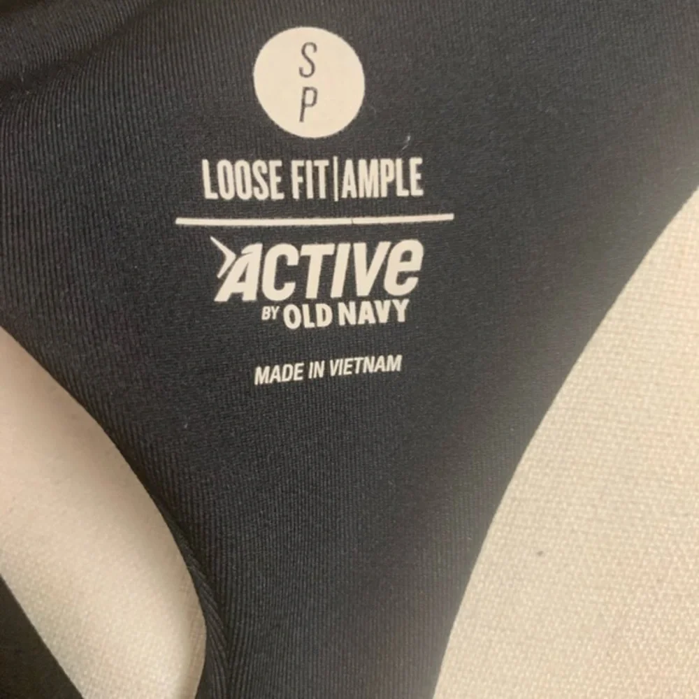 NWOT Old Navy Black Active Tank Top - Picture 3 of 3